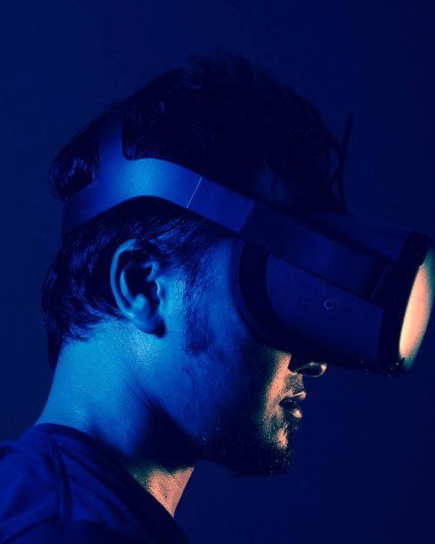 Hombre con gafas VR