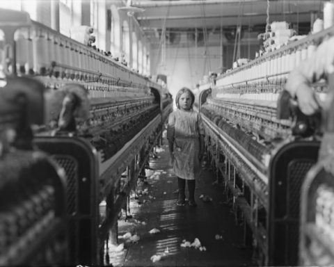 Fotografía de una pequeña hilandera en Mollohan Mills, Newberry