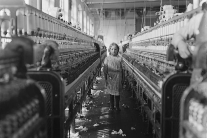 Fotografía de una pequeña hilandera en Mollohan Mills, Newberry