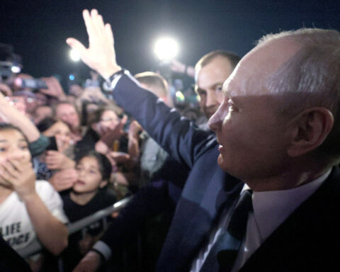 Como conclusión del viaje al Distrito Federal del Cáucaso Norte, el Presidente conversó con los habitantes de Derbent. Oficina del Presidente de Rusia (Kremlin), 2023.