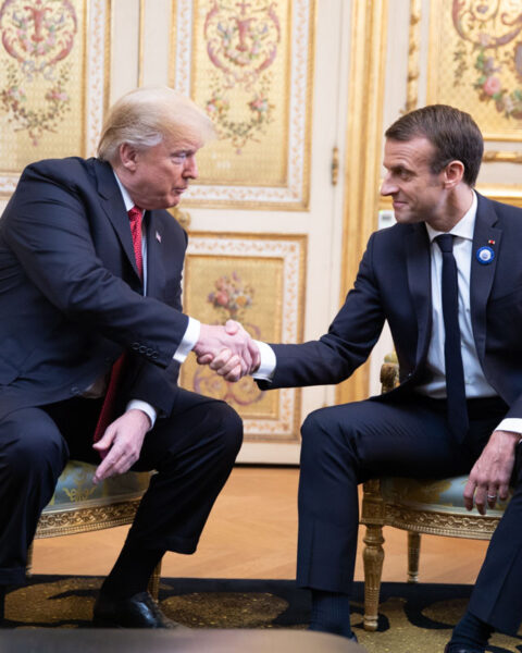 El presidente Donald J. Trump y el presidente Emmanuel Macron de Francia durante una reunión bilateral en el Palacio del Elíseo, París