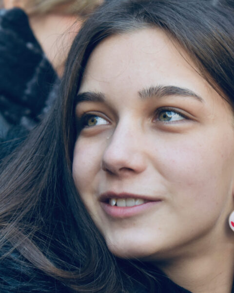 Joven manifestante en protesta