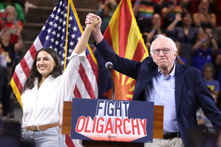 Bernie Sanders y Alexandria Ocasio-Cortez