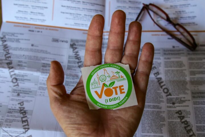 Brecha entre la ciudadanía y el poder en las democracias contemporáneas