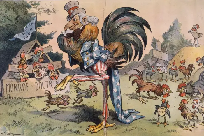 Una caricatura de 1901 muestra al Tío Sam como un gallo que vigila el gallinero de la Doctrina Monroe, con Europa encerrada y los gallos sudamericanos vagando libremente.