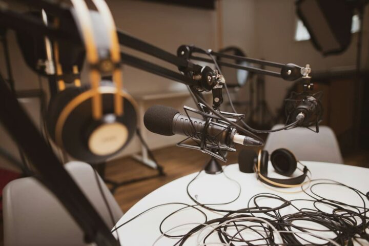 La cofradía y la reproducción de la imagen de macholibertarios en espacios digitales.