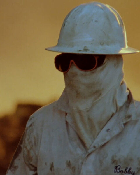 Fotograma de Lessons of Darkness (Lektionen in Finsternis), dirigida por Werner Herzog, 1992.