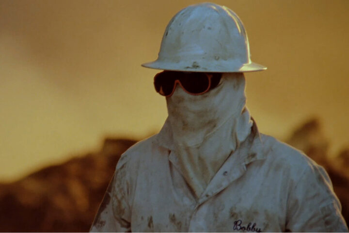 Fotograma de Lessons of Darkness (Lektionen in Finsternis), dirigida por Werner Herzog, 1992.